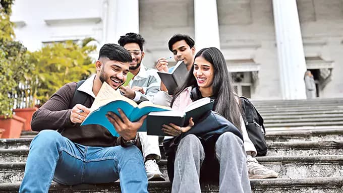 ఇంటర్ తోనూ ఉన్నత కొలువులు