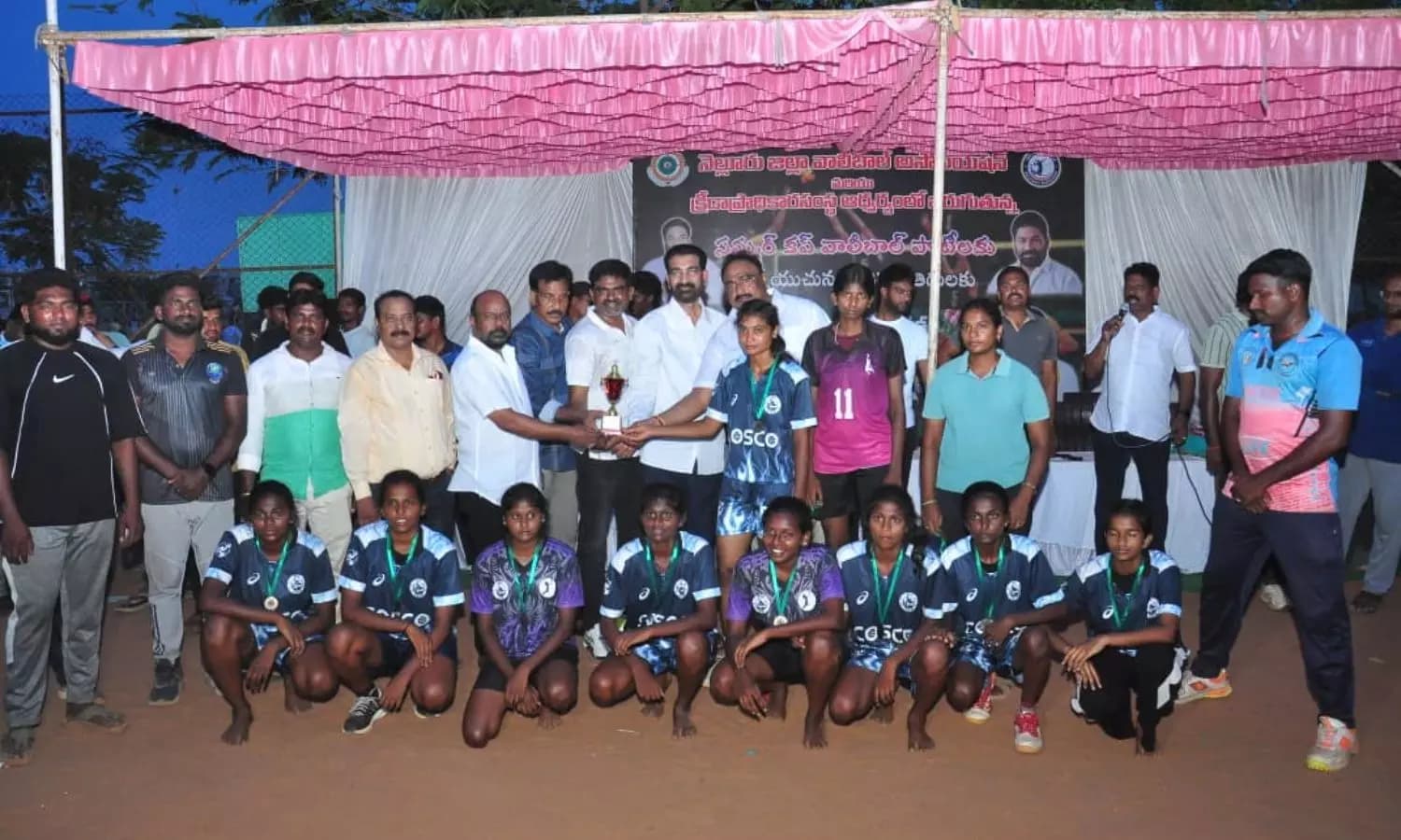 నెల్లూరు ఏసీ సుబ్బారెడ్డి స్టేడియంలో వాలీబాల్ టోర్నీ.. ప్రారంభించిన కోటంరెడ్డి గిరిధర్ రెడ్డి