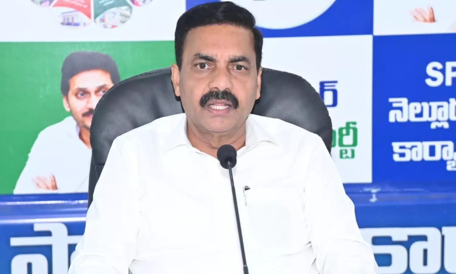 నిస్సిగ్గుగా టీచర్ పోస్టులు అమ్ముకున్నారు.. విద్యాశాఖ మంత్రి లోకేష్ వెంటనే రాజీనామా చేయాలి