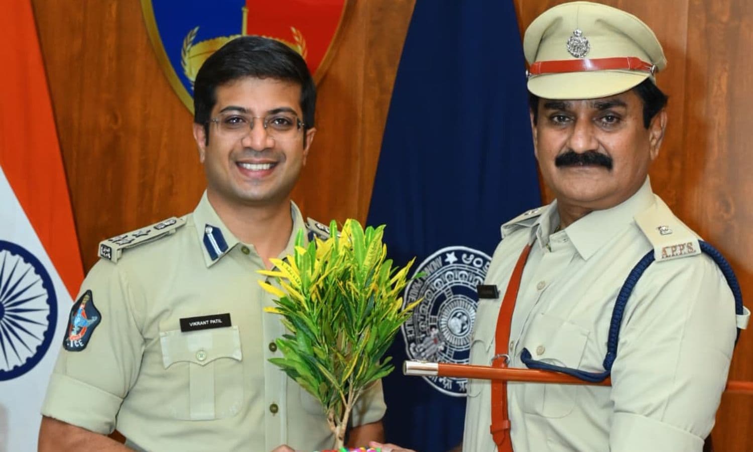 అదనపు ఎస్పీగా బాధ్యతలు స్వీకరించిన ... శ్రీ జె. బాబు ప్రసాద్