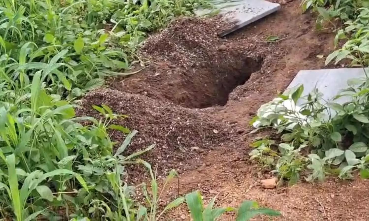 పంజాగుట్ట శ్మశానవాటికలో శిశువు మృతదేహం అదృశ్యం