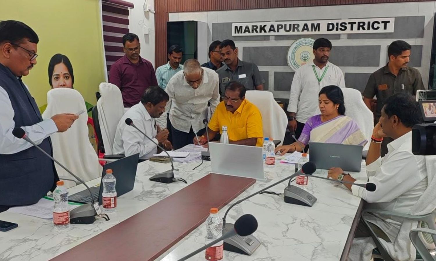 వెలిగొండ ప్రాజెక్ట్ పనులపై మంత్రుల సమీక్ష