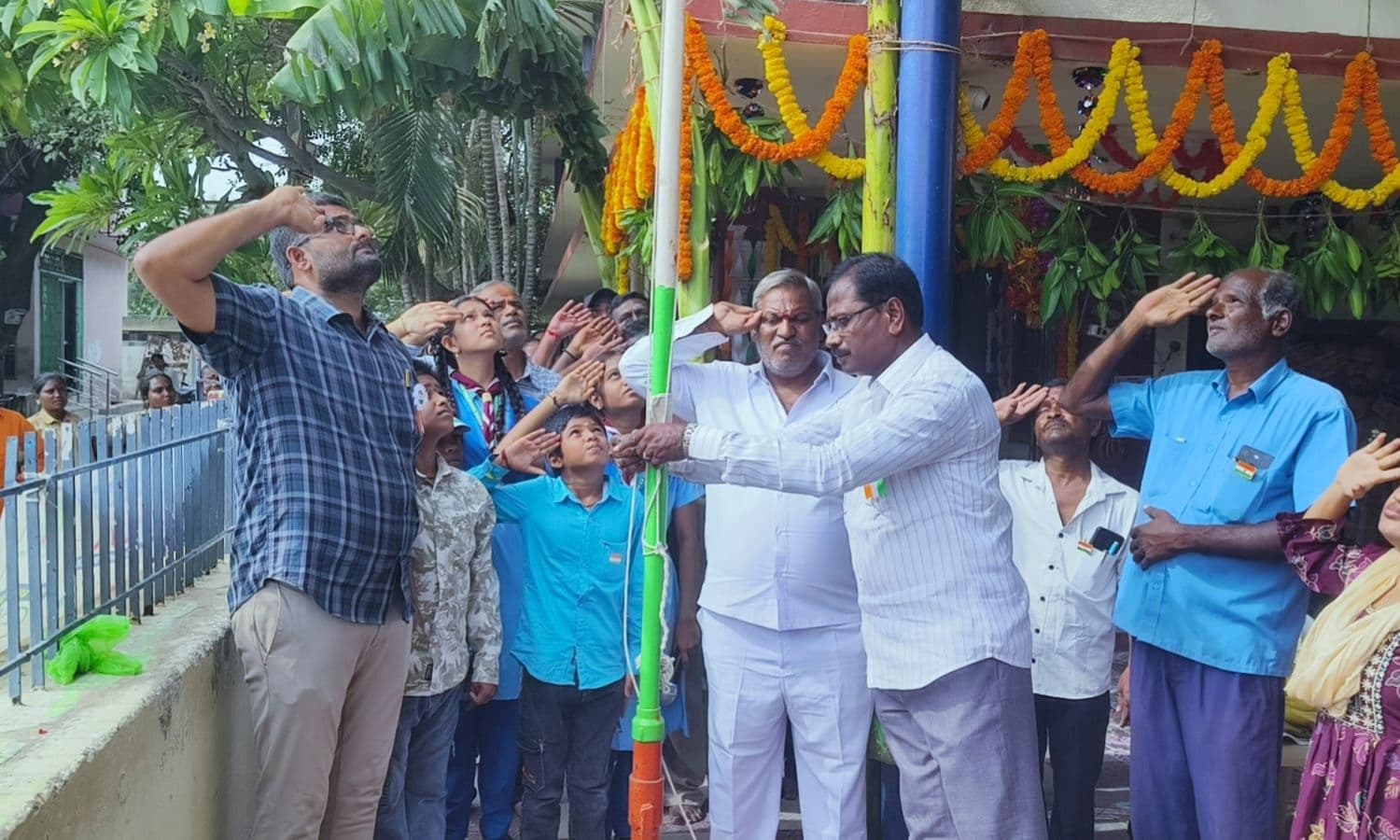 తిరుచానూరు పంచాయతీ కార్యాలయంలో ఘనంగా స్వాతంత్య్ర వేడుకలు
