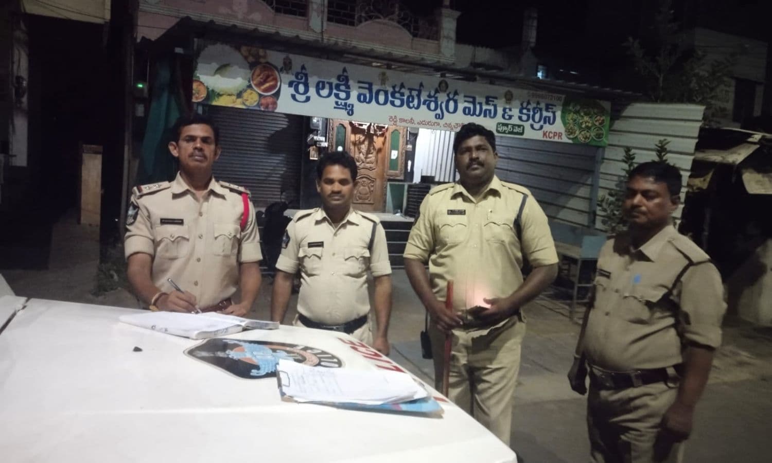 కడప జిల్లా వ్యాప్తంగా ముమ్మరంగా పోలీసుల నైట్ పెట్రోలింగ్