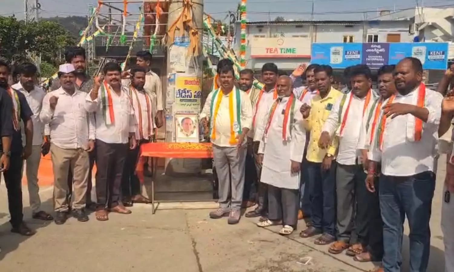 నల్గొండలో ఘనంగా మాజీ ప్రధాని రాజీవ్ గాంధీ జయంతి వేడుకలు