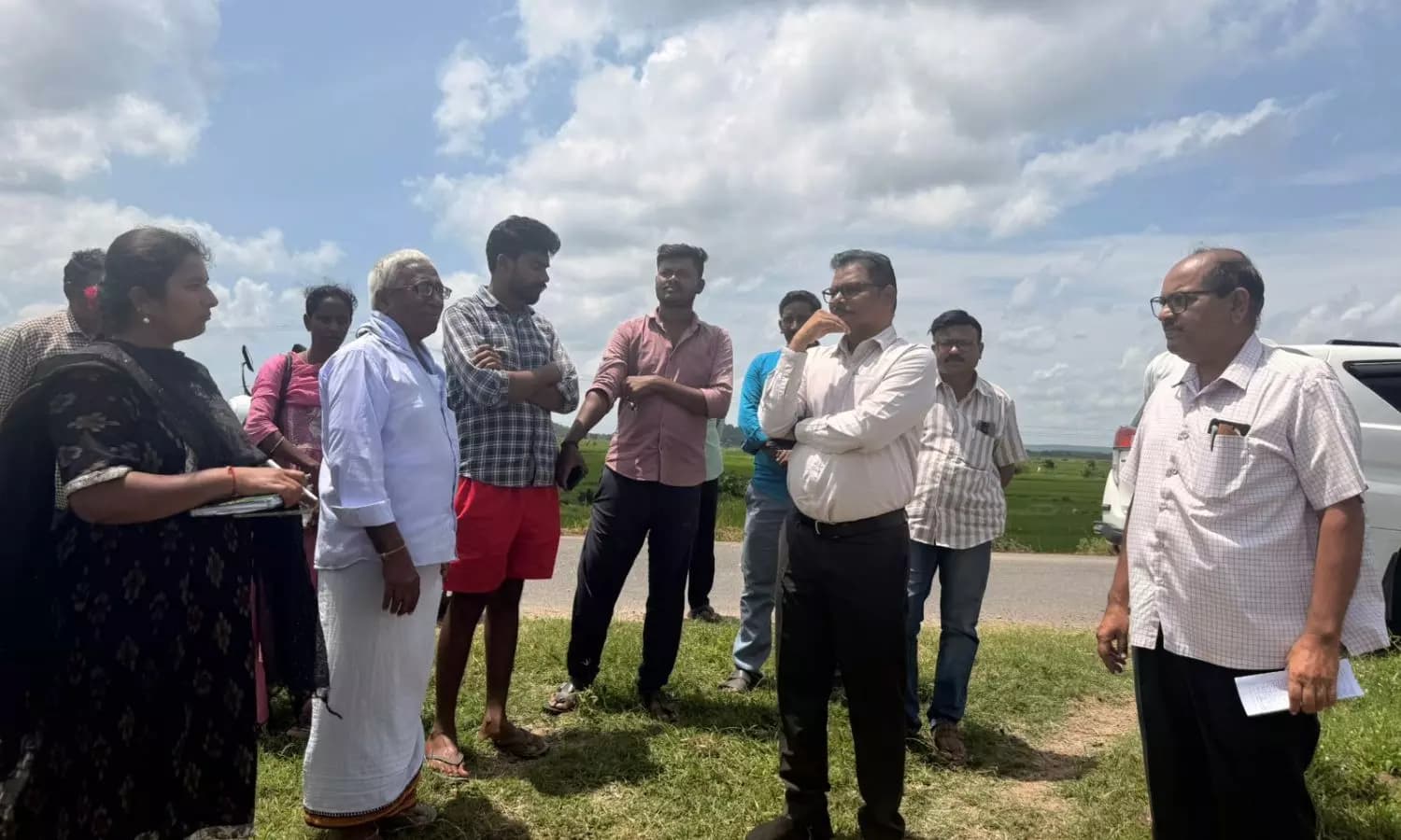 భూముల రీ సర్వేను పకడ్బందీగా నిర్వహించాలి - నగేష్