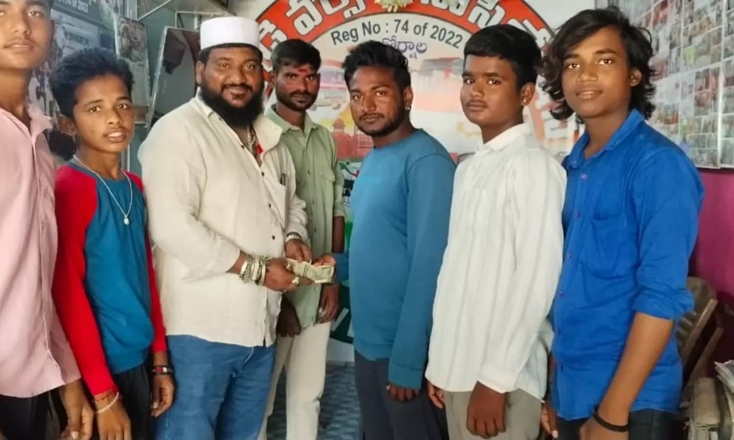 Yerragondapalem: తిమ్మాపురంలో వినాయకప్రతిమ ఏర్పాటుకు ఆర్థిక సహాయం!