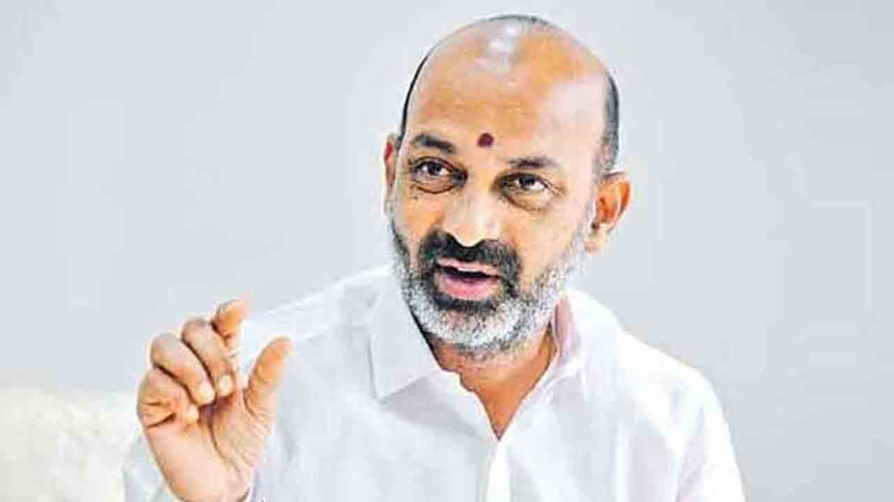 Bandi Sanjay | ఉపాధ్యాయుల‌ను ఏడిపించే ఏ రాజ్యం బాగుప‌డ‌దు.. రేవంత్ స‌ర్కారుపై బండి సంజ‌య్ ఫైర్‌