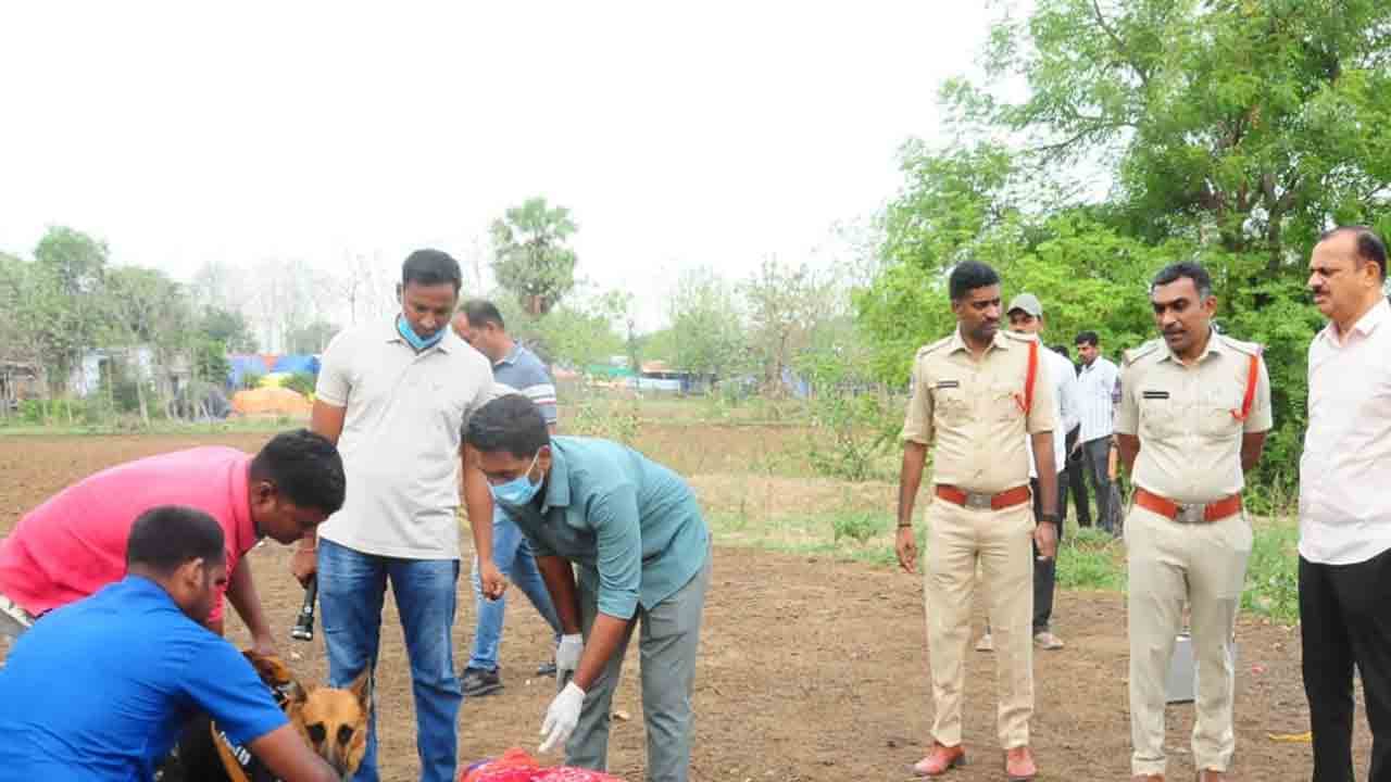 జయశంకర్ జిల్లాలో.. అనుమానాస్పద స్థితిలో గొర్లకాపరి మృతి