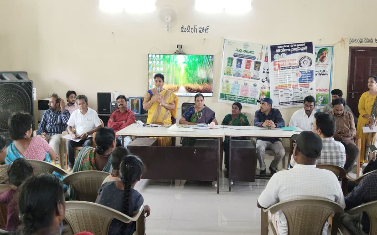ప్లాస్టిక్ రహిత స మాజ నిర్మాణానికి కృషి చేయాలి