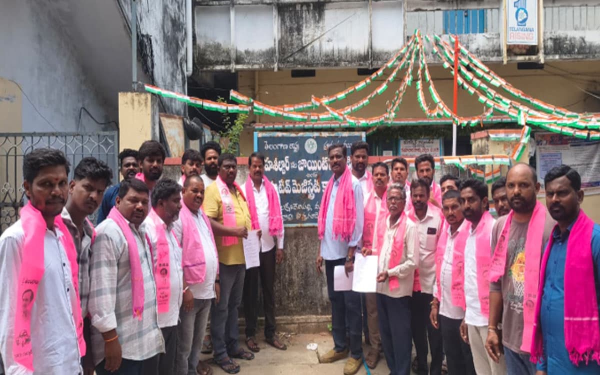 భ ద్రాద్రి కొత్త గూడెం జిల్లా వ్యాప్తంగా బీఆర్ఎస్ నిర స న లు