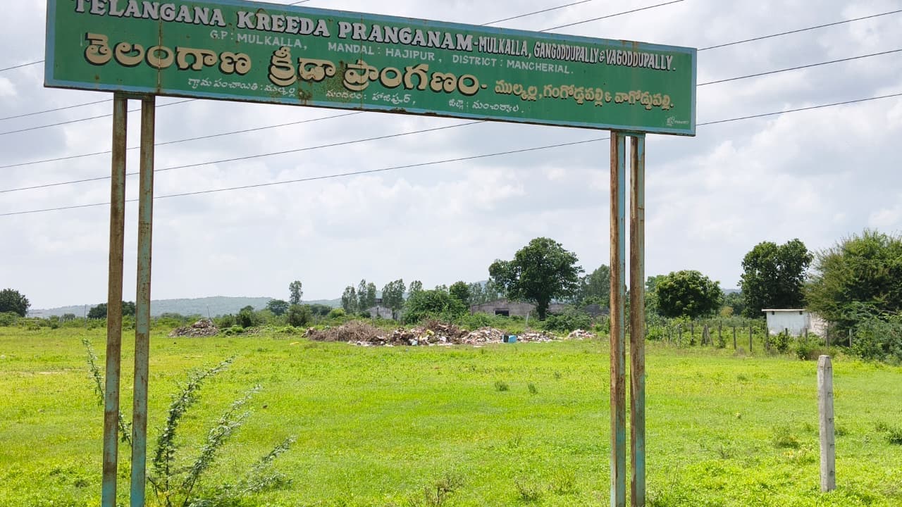 నిరుపయోగంగా సెగ్రిగేషన్ షెడ్ .. క్రీడా ప్రాంగణాలు, స్మశానవాటికల వద్ద చెత్త డంపింగ్