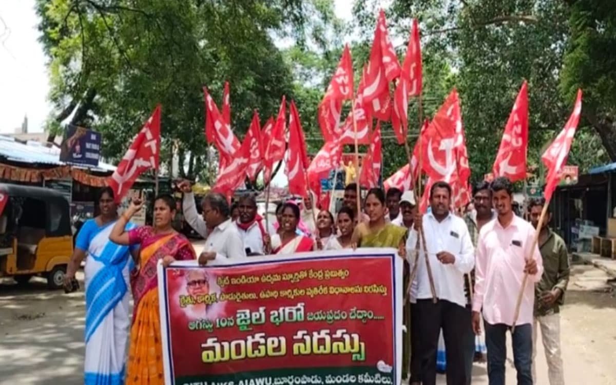 మోదీని గద్దె దింపాల్సిందే