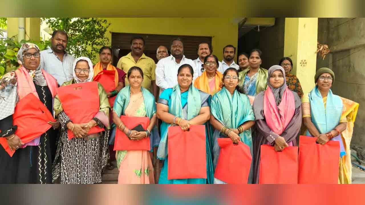 ప్రజాస్వామ్యంలో ఓటే కీలకం