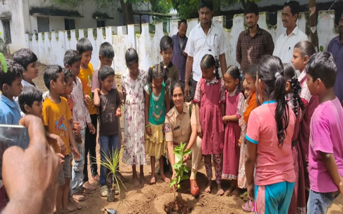 మొక్క ల తో మ న భ విష్య త్