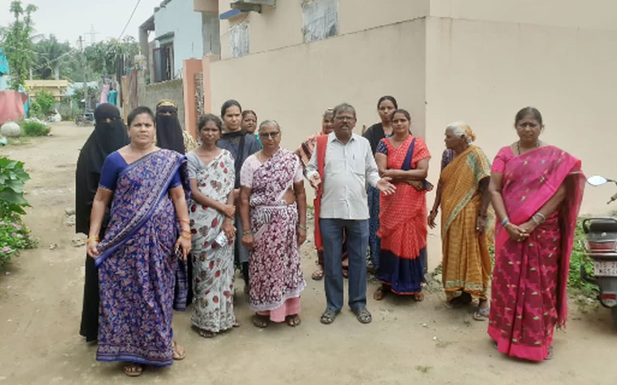 సుందరయ్యనగర్ లో సీసీ రోడ్లు, డ్రైనేజీలు ఏర్పాటు చేయాలి