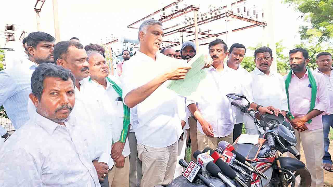 కాంగ్రెస్‌ పాలనలో కరెంట్‌ 10గంటలే.. గంభీర్‌పూర్‌ సబ్‌స్టేషన్‌ లాగ్‌బుక్కే సాక్ష్యం