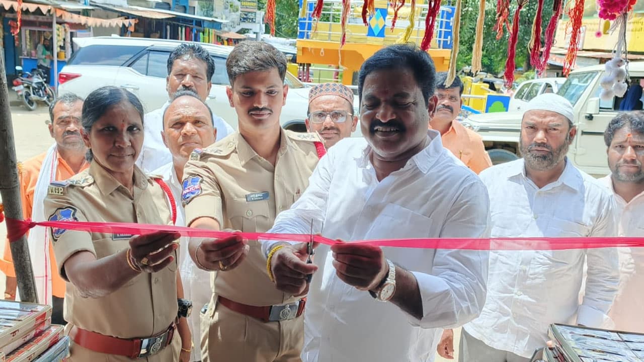 CCTV | సీసీ కెమెరాల ఏర్పాటుతో నేరాల అదుపు