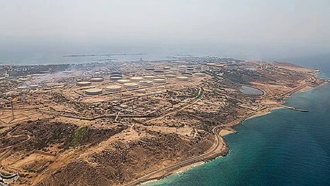 Iran | ఇరాన్‌లోని ఖర్గ్ ఐలాండ్‌పై అమెరికా దాడులు.. ఆయిల్ట్యాంకర్‌పై దాడి చేసిన యూఎస్