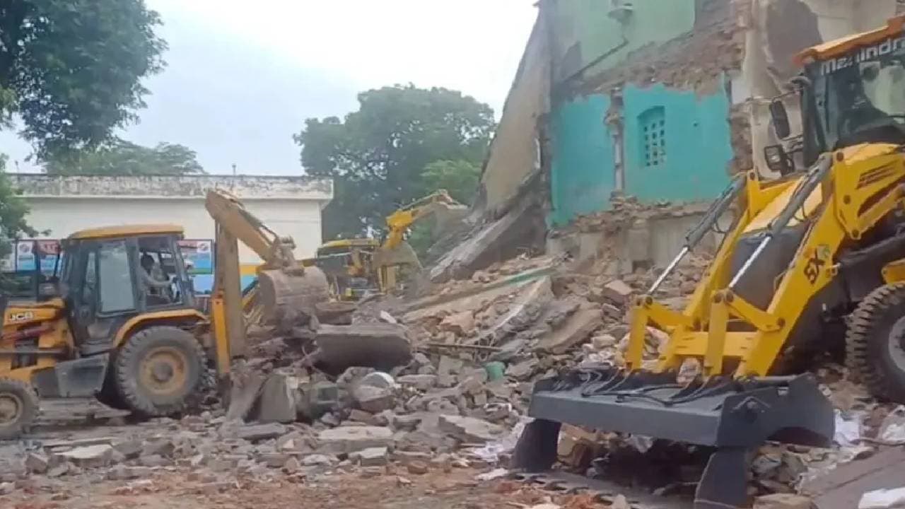 Saharanpur | సహరన్‌పూర్ కలెక్టరేట్లో మసీదు.. భారీ భద్రత నడుమ కూల్చివేత