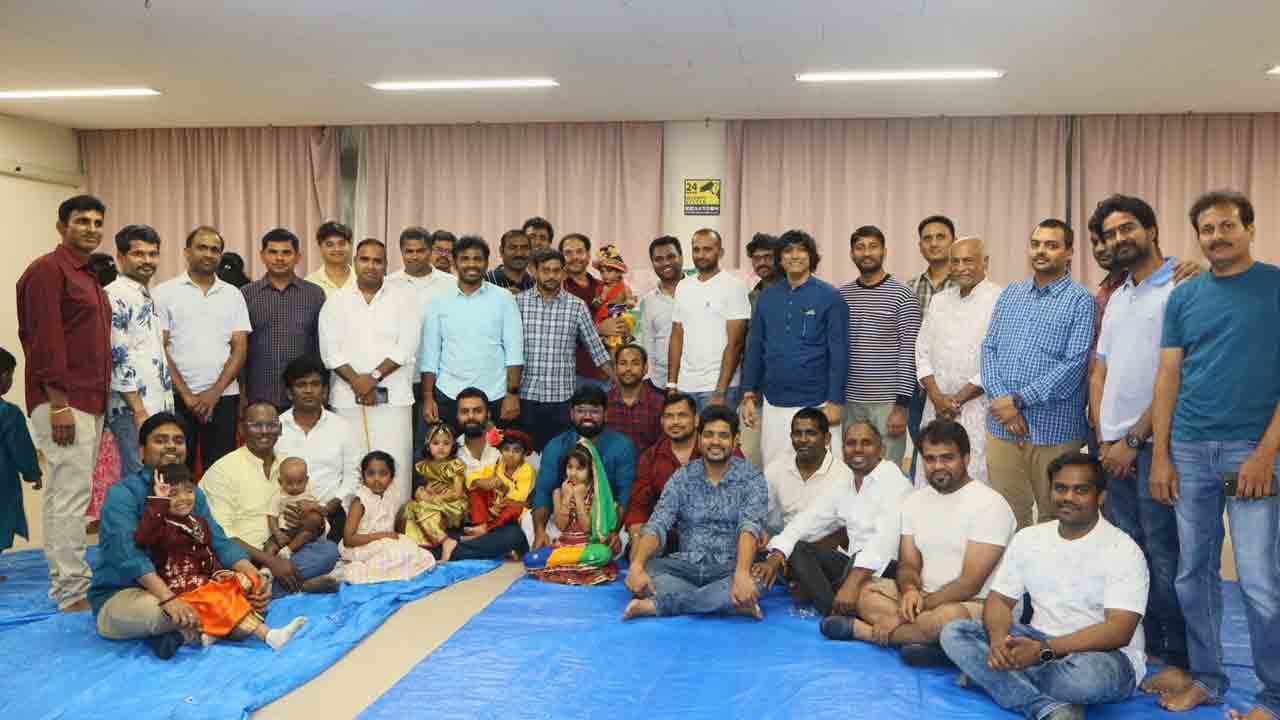 Srikrishna Janmashtami | టోక్యోలో ఘనంగా 'శ్రీకృష్ణ జన్మాష్టమి'.. రాధ, చిన్ని కృష్ణుడి వేషధారణతో అలరించిన చిన్నారులు..!