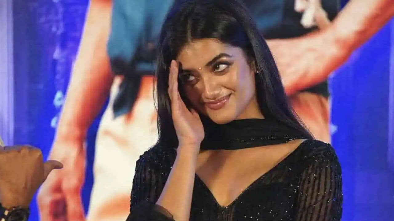 హిట్లతో పనిలేదు.. టాలీవుడ్ ను దాటేసి భాగ్యశ్రీ బోర్సే పాన్ ఇండియా హంగామా