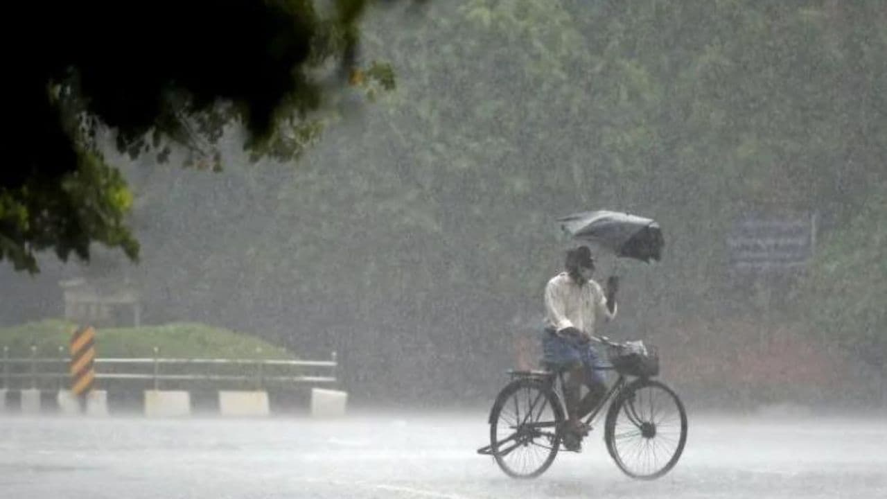 ఏపీపై నైరుతి రుతుపవనాల ప్రభావం.. భారీ వర్షాలు, ఎల్లో అలర్ట్ జారీ