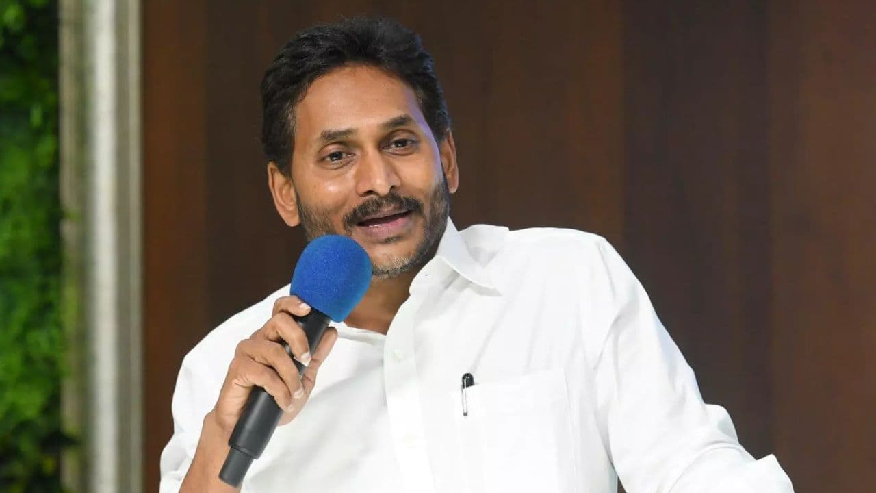 ప్రతి ఓటును కాపాడుకోవాలి.. వైసీపీ నేతలకు జగన్ దిశానిర్దేశం