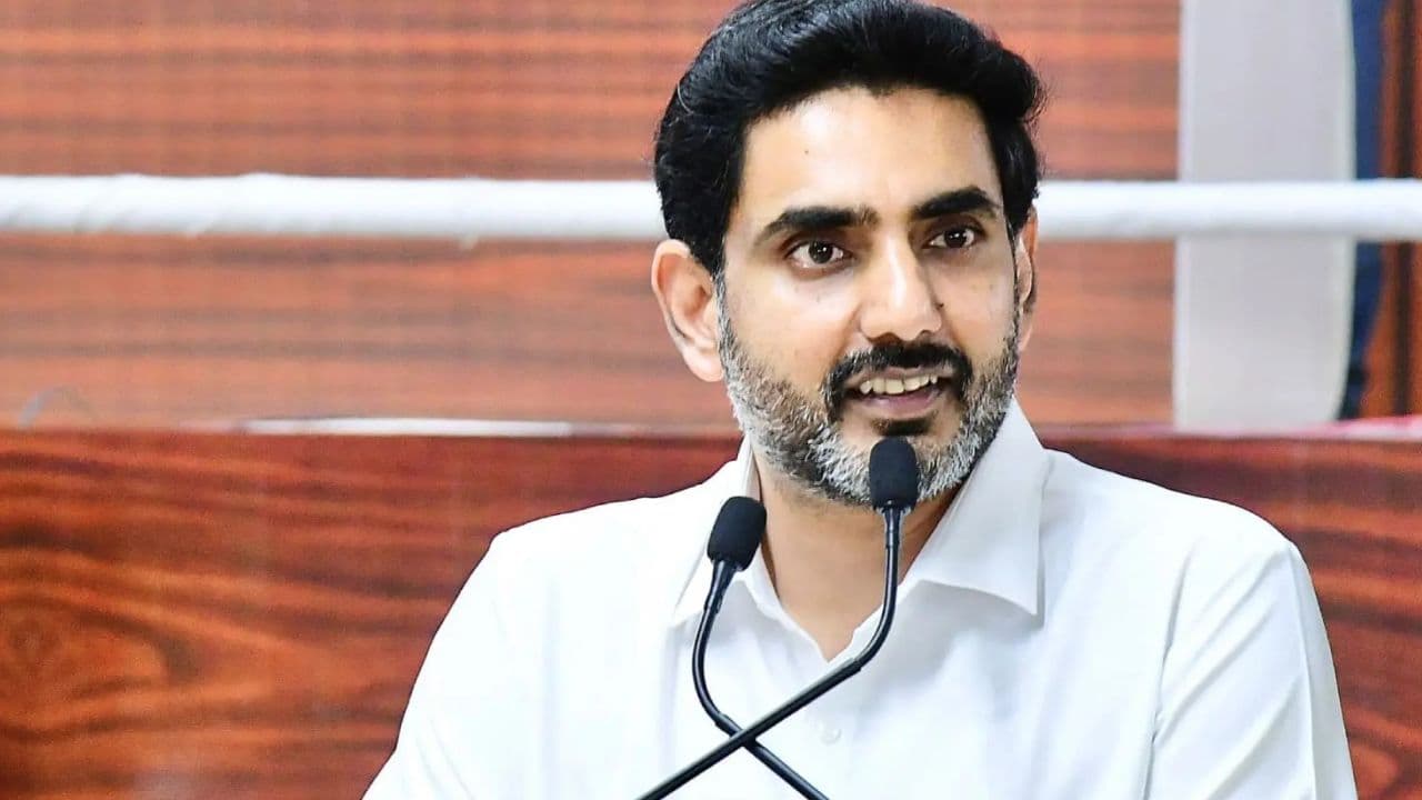 ప్రైవేట్ స్కూళ్లకు షాక్.. ప్రభుత్వ పాఠశాలల్లో భారీగా విద్యార్థుల చేరిక