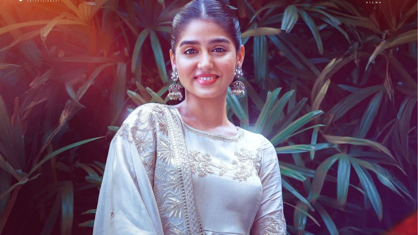 టాలీవుడ్, కోలీవుడ్, బాలీవుడ్ లో సాలిడ్ ఇంపాక్ట్ క్రియేట్ చేస్తున్న యంగ్ హీరోయిన్