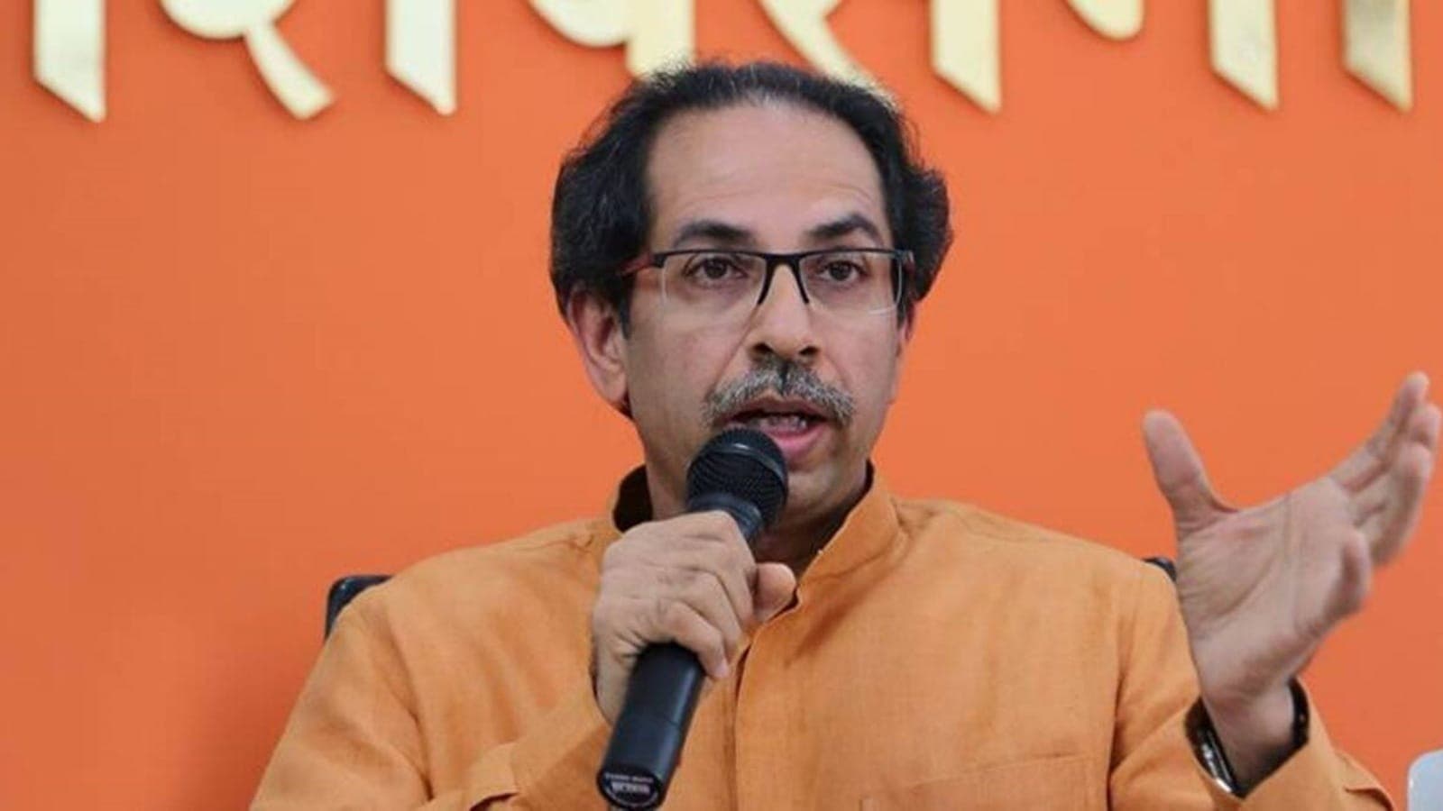 Uddhav Thackeray Meets Sena Ubt Mps Amid Split Rumours Party Denies Defection Buzz