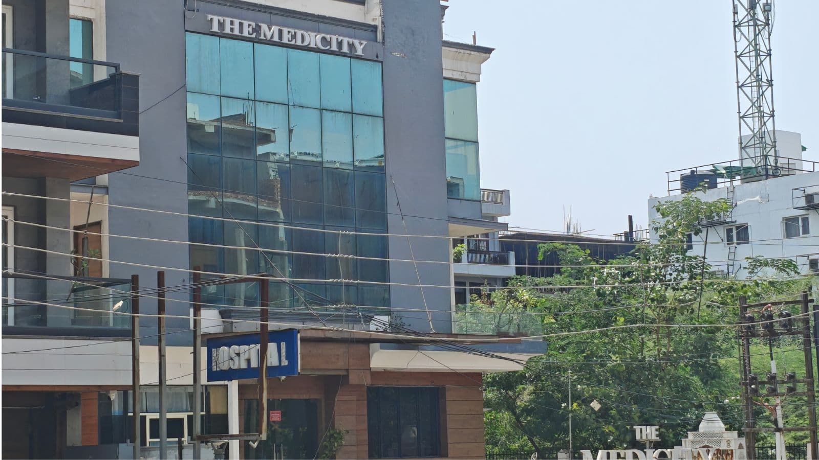 Gurgaon Dtcp Sealing Drive Dlf Phase 3 Hospital Pg Hotel