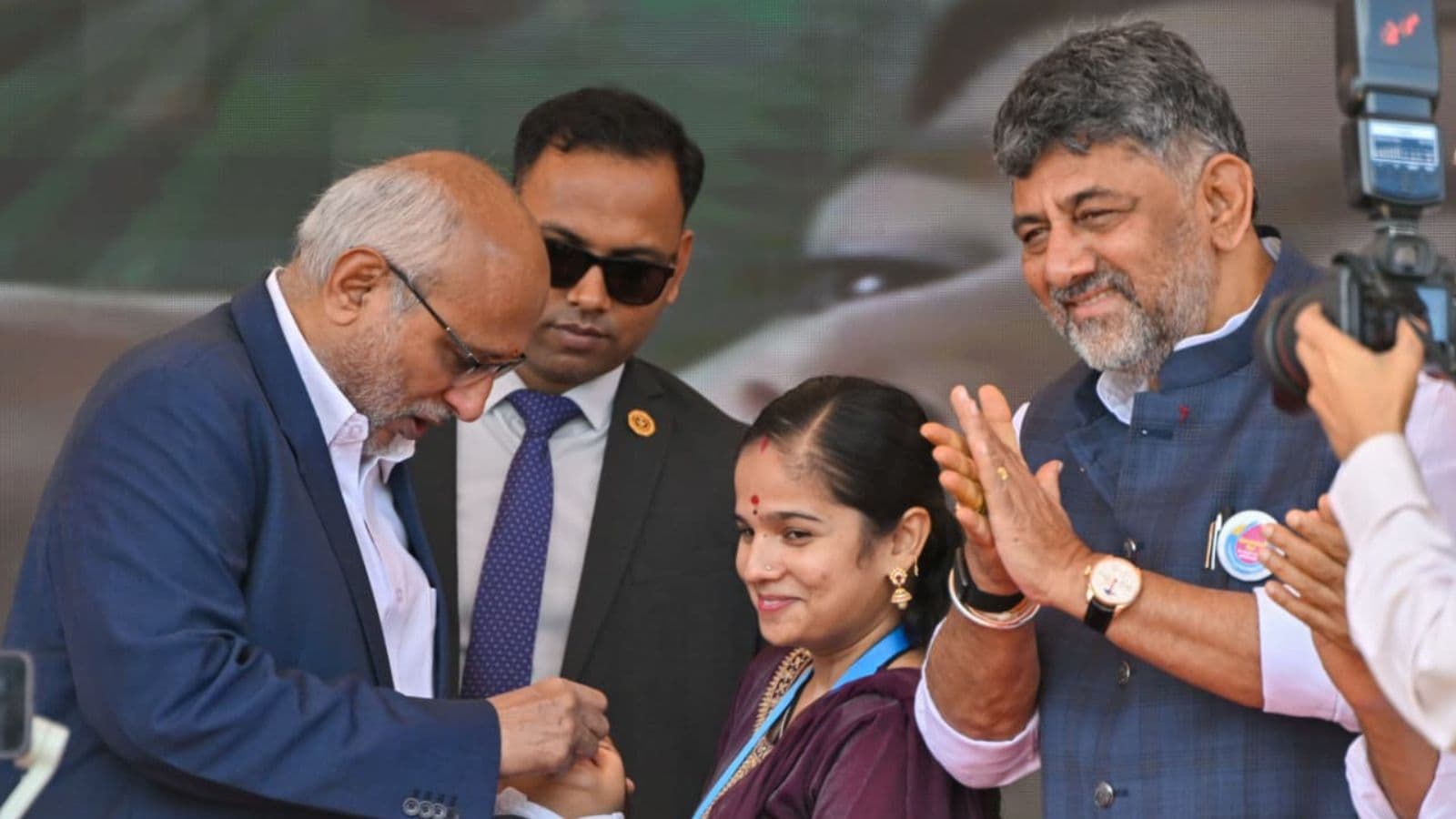 Karnataka Cm Shivakumar Warns Of Ban On Pan Masala Gutka Over Drug Concerns