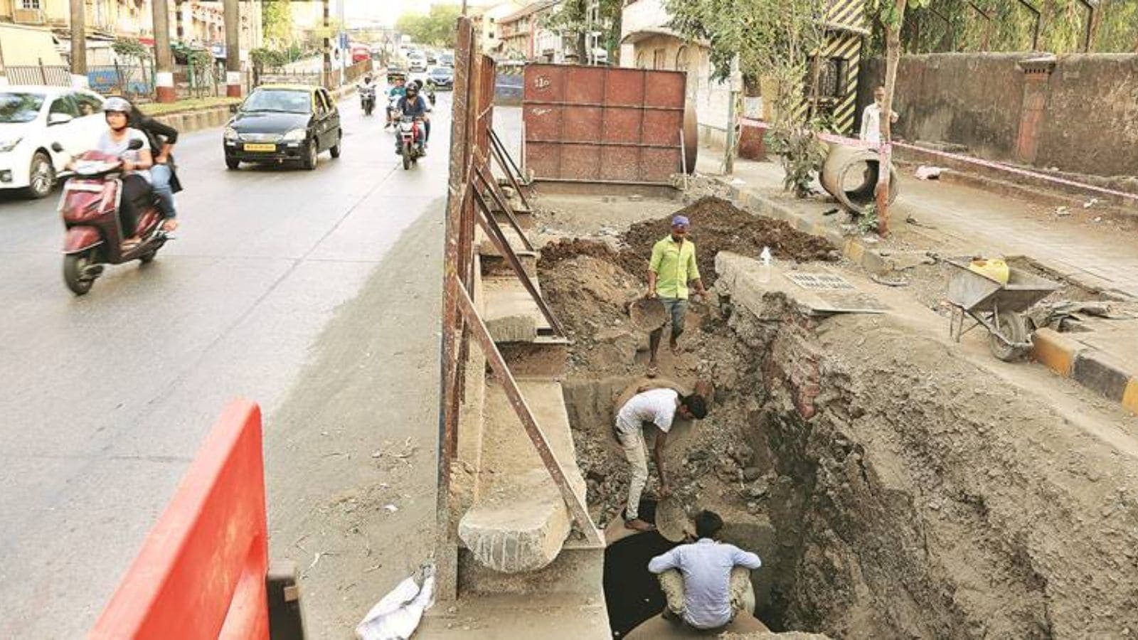 As Monsoon Nears Bmc Pauses Road Concretisation Works To Resume In October
