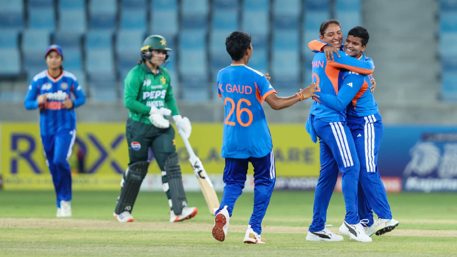 With a batting debacle, Pakistan makes the gulf with India evident