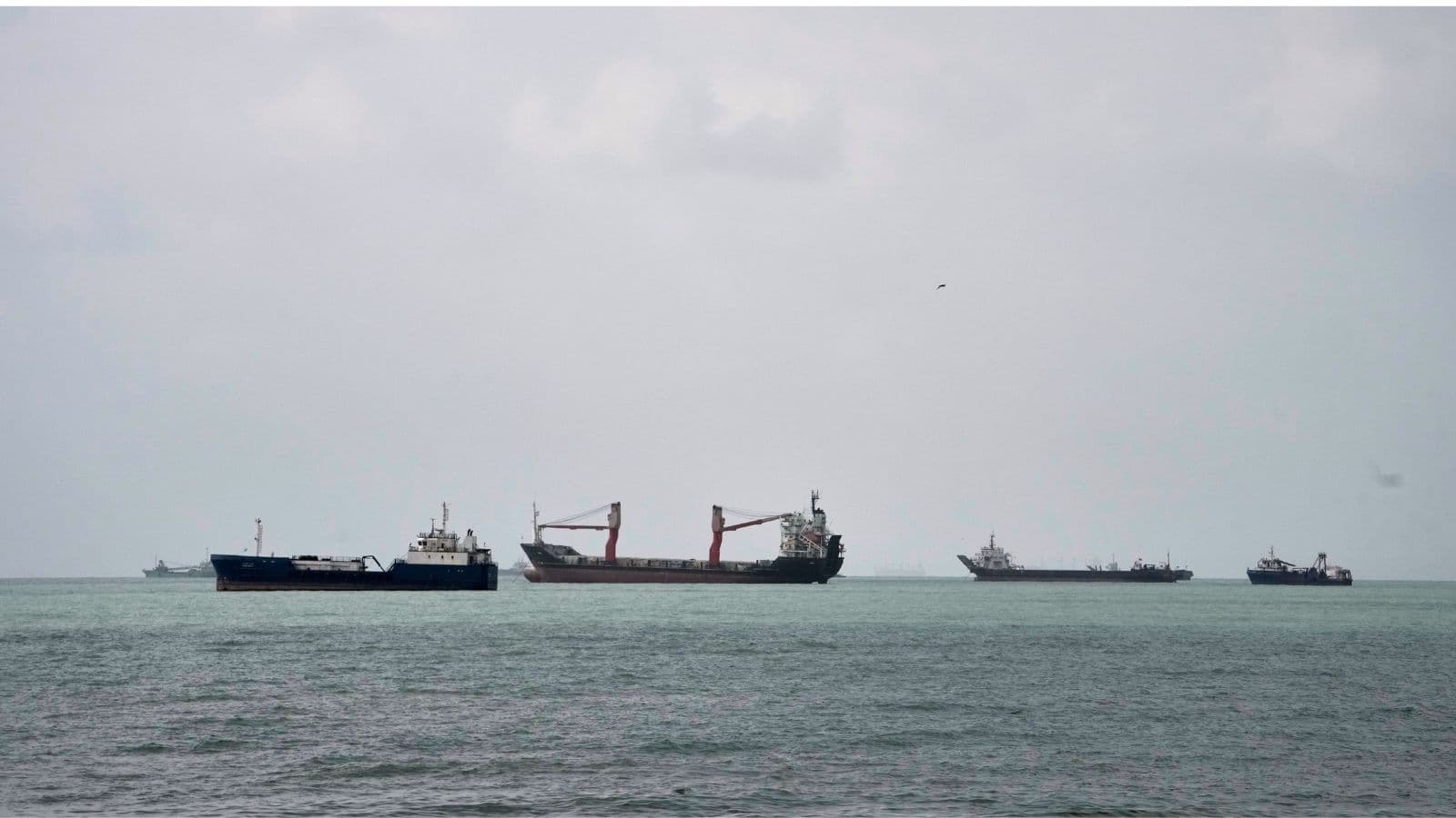 World News Today Live Updates: IRGC claims new attacks on US warships over naval blockade