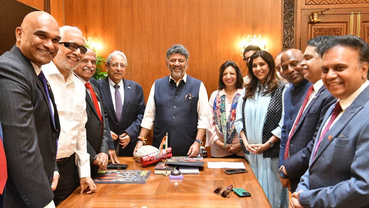 డీకే శివకుమార్ తో ఇండస్ట్రీయలిస్టుల భేటీ