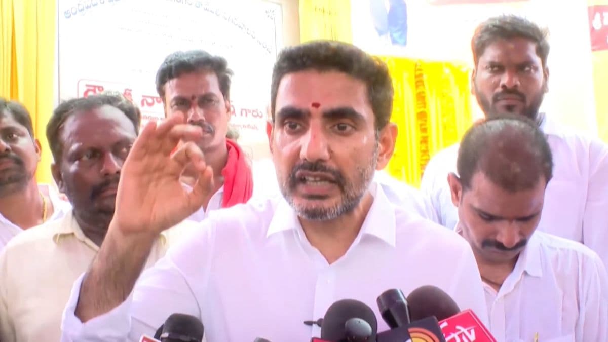 జగన్ ఇంటి పక్కనే నిలబడి లోకేష్ సవాల్.. భారతీరెడ్డిని అలా అంటే