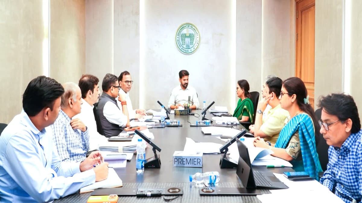 ఉద్యోగుల వేతనాల పై రేవంత్ కీలక నిర్ణయం, తాజా ఆదేశాలు