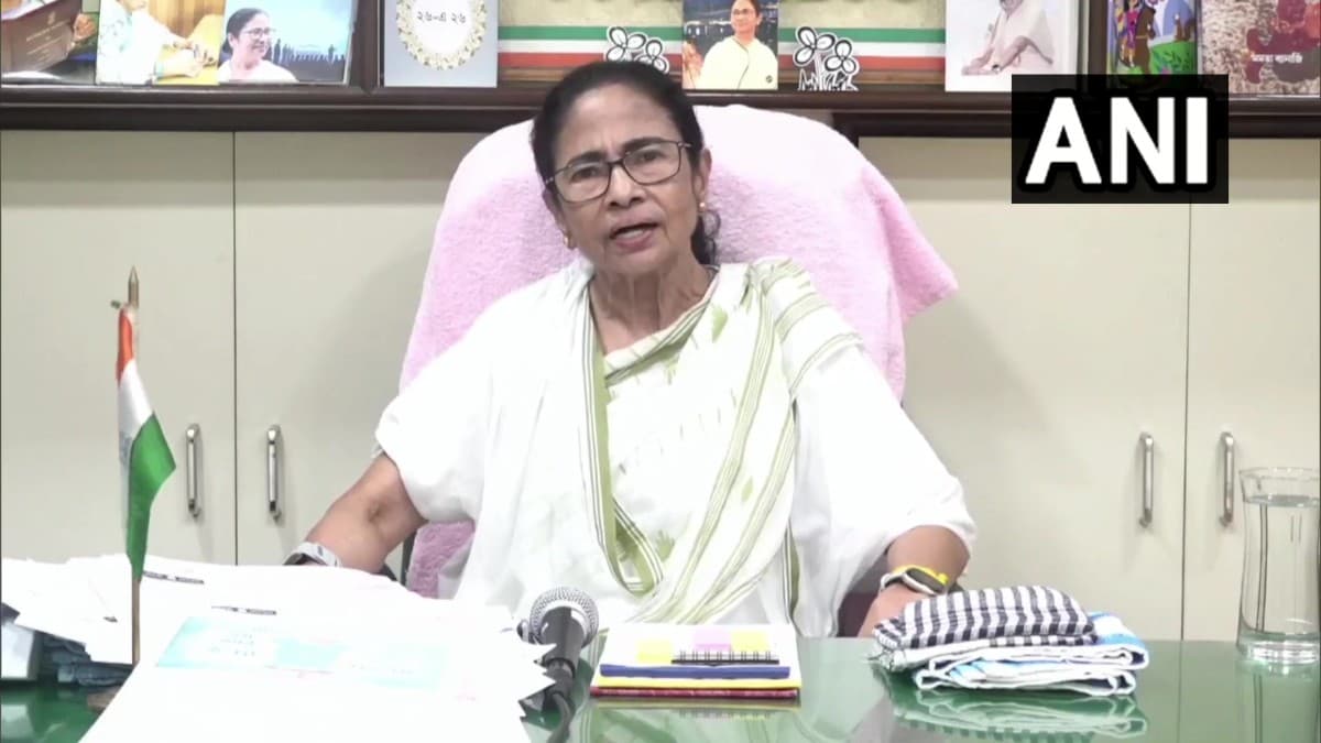 ఆ పదవిలోనూ నేనే ..! మమత సంచలన నిర్ణయం