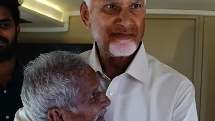 చెప్పినట్టుగానే పెద్దాయనను కలిసిన చంద్రబాబు... వీడియో ఇదిగో