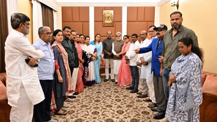 టీఎంసీ రెబల్స్ కు మొదట 'నో' చెప్పి.. మాటమార్చిన ఎన్ సీపీఐ నేత