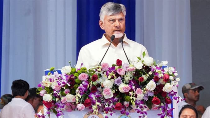 నీటిని పొదుపుగా వాడదాం.. మూడు రాష్ట్రాల సీఎంల భేటీ చరిత్రాత్మకం