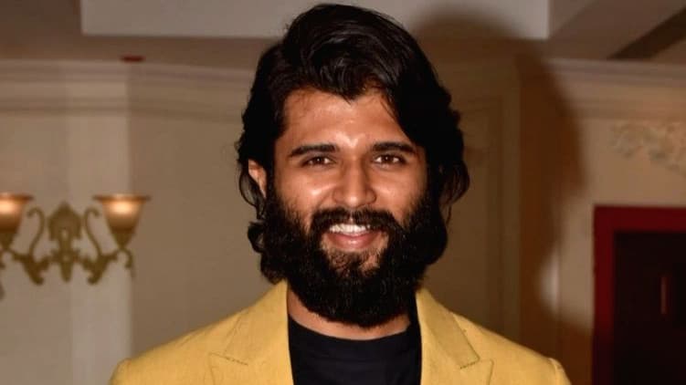 విజయ్ 6 కారవాన్లు, 50 మంది అసిస్టెంట్లను అడిగాడనేది ఫేక్