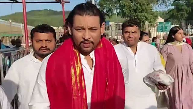 శ్రీవారి సేవలో శ్రీలంక క్రికెట్ దిగ్గజం.. పంచెకట్టులో స్వామివారిని దర్శించుకున్న దిల్షాన్
