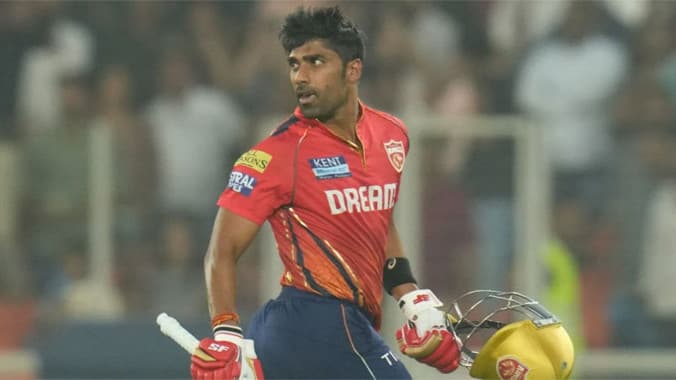 వంట మ నిషిపై దాడి.. వివాదంలో పంజాబ్ కింగ్స్ ప్లేయర్.. తండ్రీ కొడుకులపై కేసు నమోదు