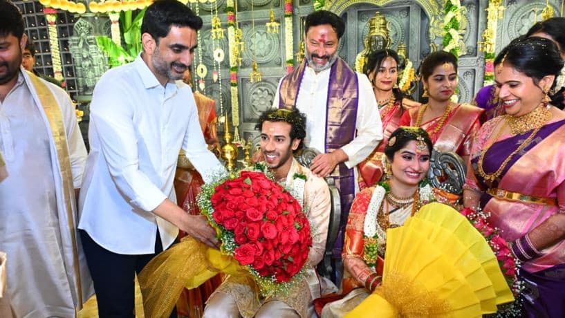 వివాహ వేడుకల్లో మంత్రి లోకేశ్ .. నూతన దంపతులకు శుభాకాంక్షలు