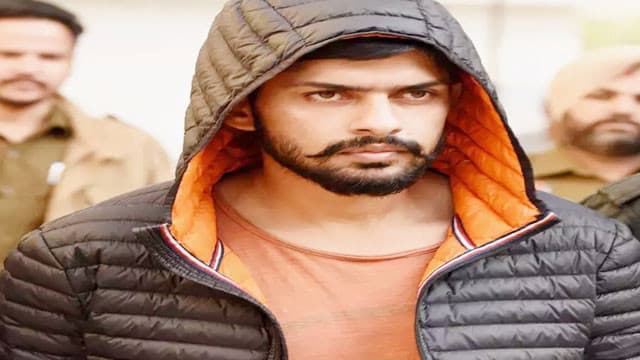 లారెన్స్ బిష్ణోయ్ గ్యాంగ్ పై 'ఆపరేషన్ హార్డ్ బాల్'.. 50 ప్రాంతాల్లో ఏకకాలంలో ఎఫ్ బీఐ దాడులు