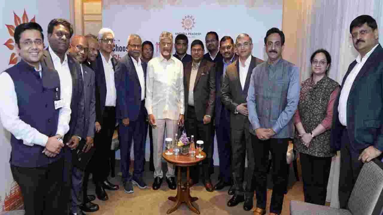 విదేశీ పర్యటనల్లో పారిశ్రామిక వేత్తలను భాగస్వామ్యం చేస్తాం