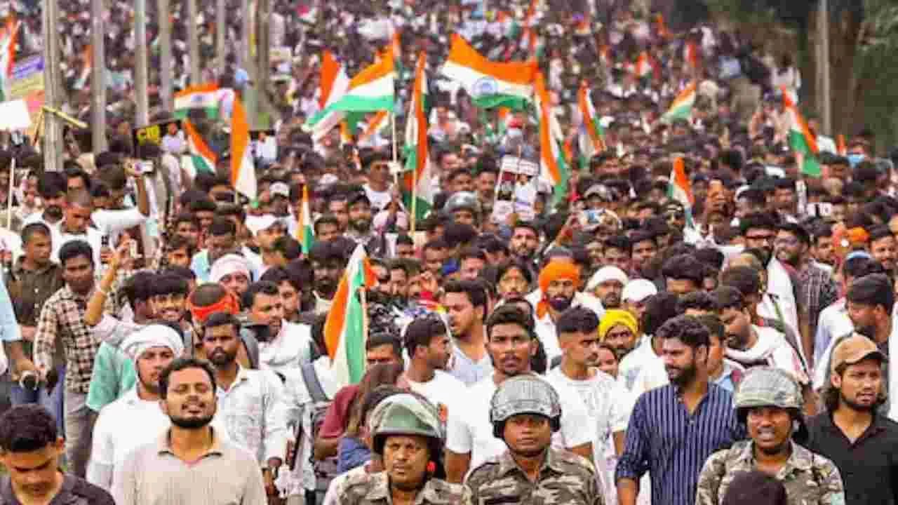 ఝార్ఖండ్ విద్యార్థుల నిరసన.. తమ చర్యలను సమర్థించుకున్న పోలీసులు